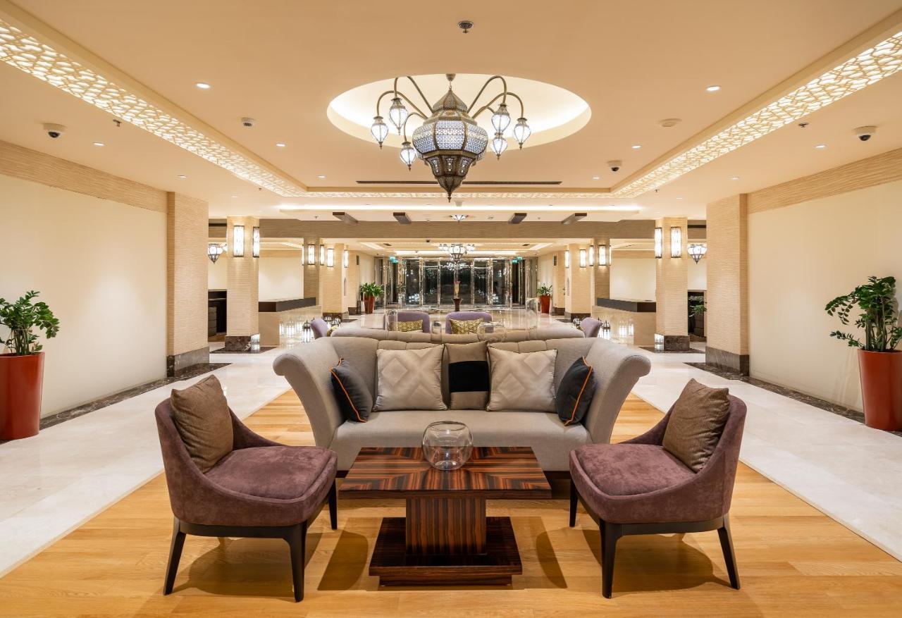 Globalstay At Palm Jumeirah Beachfront Paradise With Pool And Gym अपार्टमेंट *
