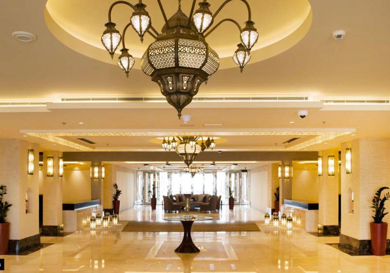 Globalstay At Palm Jumeirah Beachfront Paradise With Pool And Gym अपार्टमेंट
