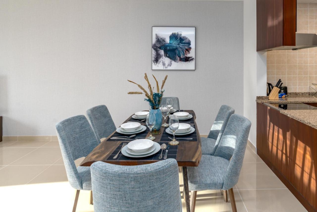Апартаменти Globalstay At Palm Jumeirah Beachfront Paradise With Pool And Gym