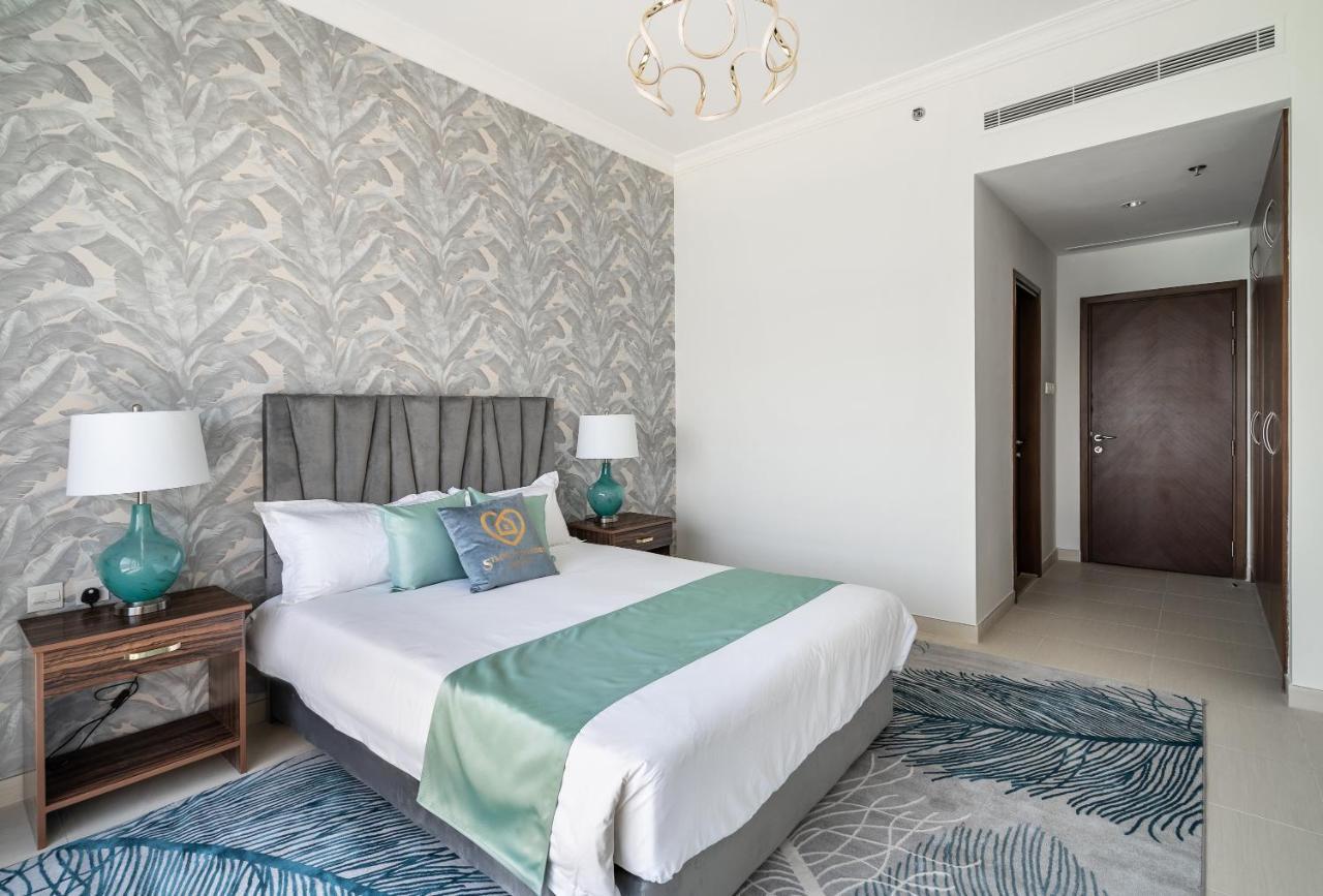 Globalstay At Palm Jumeirah Beachfront Paradise With Pool And Gym Апартаменти Дубай