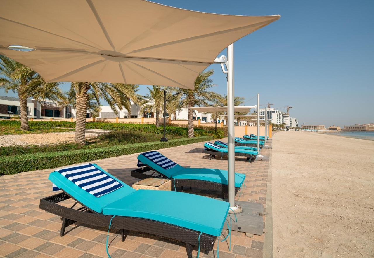 Апартаменти Globalstay At Palm Jumeirah Beachfront Paradise With Pool And Gym
