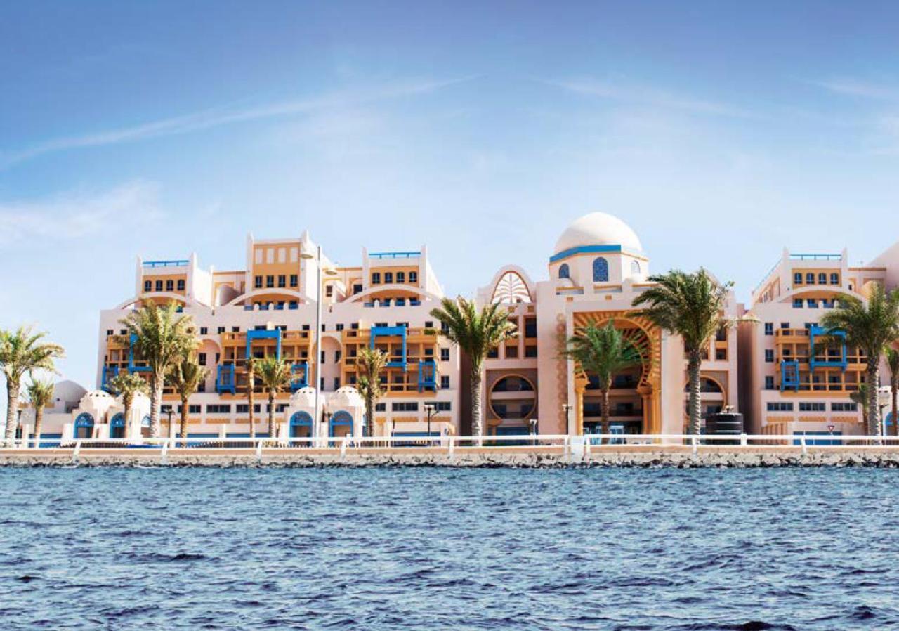Globalstay At Palm Jumeirah Beachfront Paradise With Pool And Gym Апартаменти Дубай